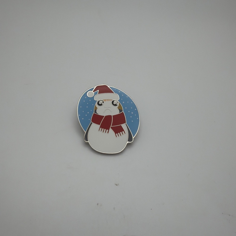 Collectable Disney Star Wars Porg Christmas Pin Santa Hat Lucasfilm